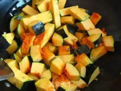 Make Pumpkin crabs step 5