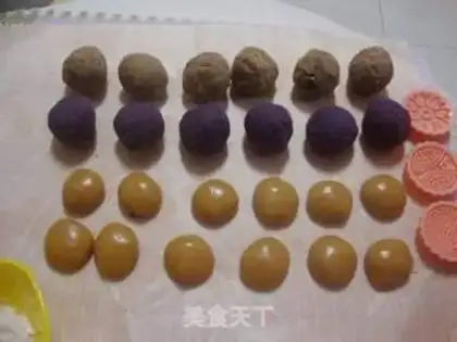 Make Chestnut mooncake step 3