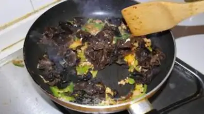 Make Tofu soup step 1