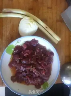 Make Two onions for lamb step 1