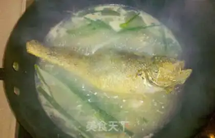 Make Snow pickle, yellow fish step 2
