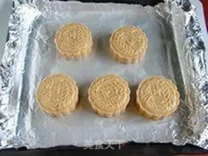 Make The egg yolk mooncake step 16