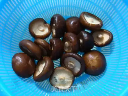 Make The mushrooms step 1