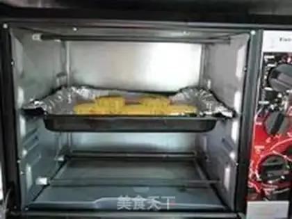 Make The egg yolk mooncake step 20