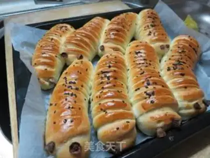 Make caterpillar bean bread step 11