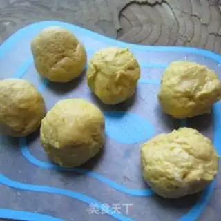 Make Pumpkin bun step 3