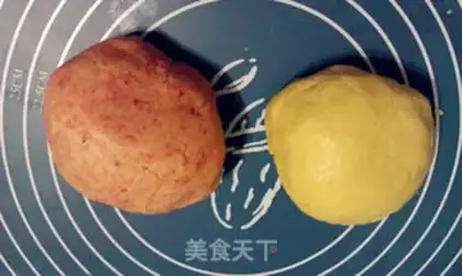 Make Strawberry marble cookies step 5