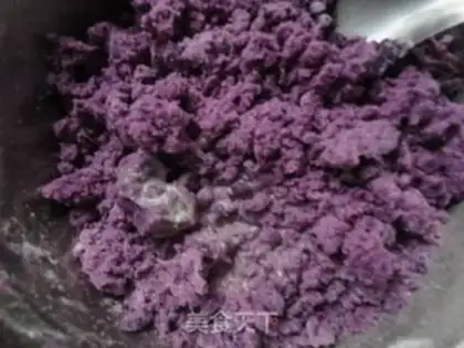 Make Milky potato ice-cream mooncake step 2