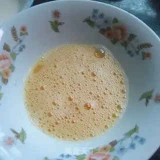 Make Oiled egg rolls step 1