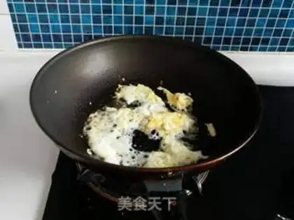 Make cucumber sausage fried rice step 3