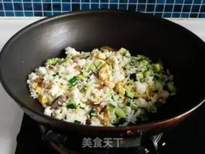 Make cucumber sausage fried rice step 7
