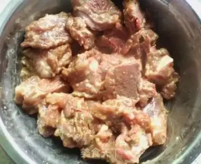 Make Bones of bitter melons step 2