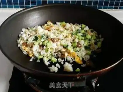 Make cucumber sausage fried rice step 8