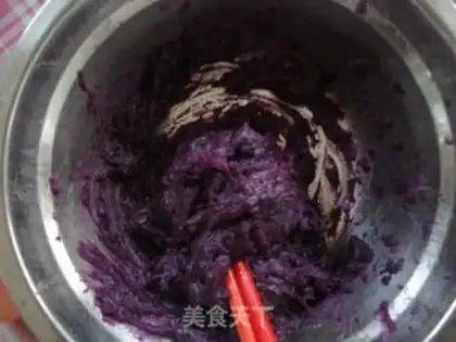 Make Milky potato ice-cream mooncake step 3