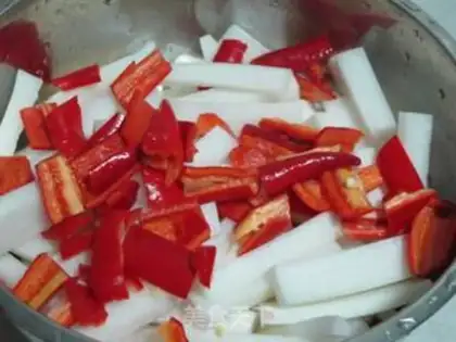 Make Spicy radish step 1