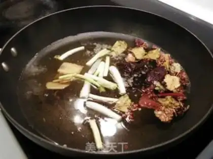 Make Spicy chicken silk step 2