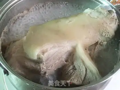 Make Red burning pig elbows step 0