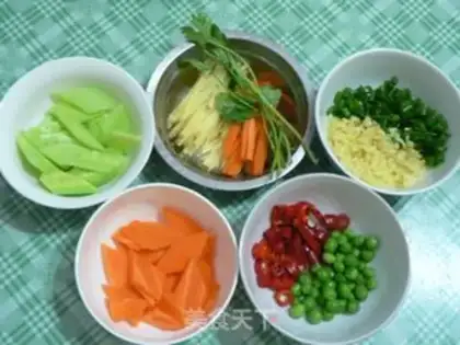 Make Peacock Opens Fish step 1