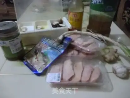 Make The honey is on the wings step 0