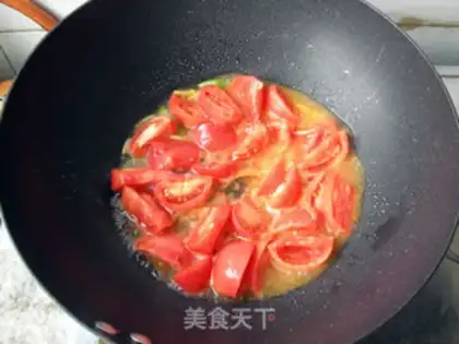 Make Tomato fried eggs step 2