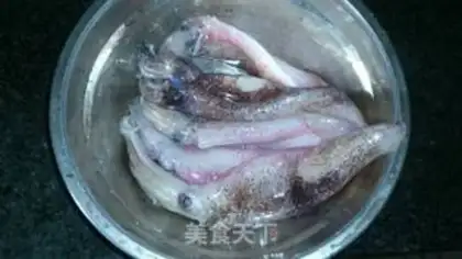 Make Southern milk burns squid step 0