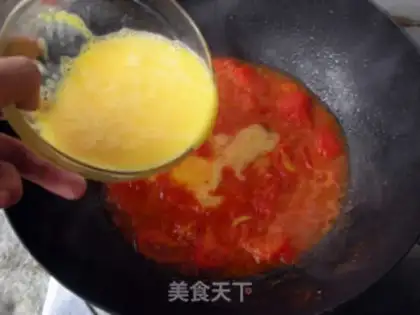 Make Tomato fried eggs step 4
