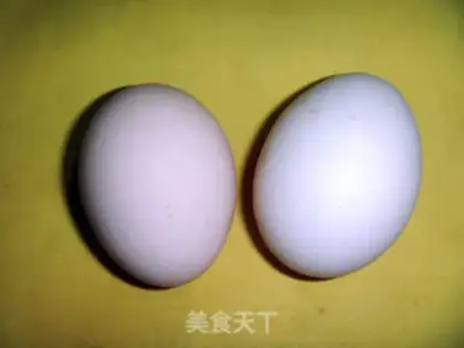 Make Eggs fried bun breakfast step 1
