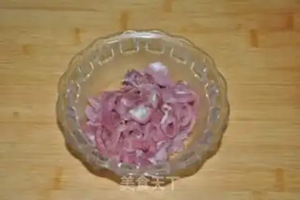 Make Garlic fried meat step 1