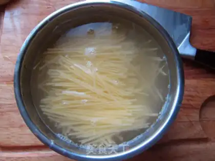 Make Spicy potatoes step 0