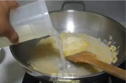 Make Butter mushroom soup step 4