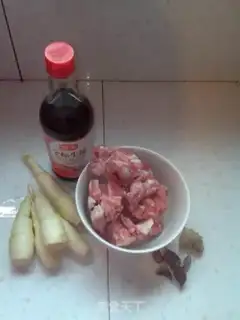 Make The ribs are white step 0