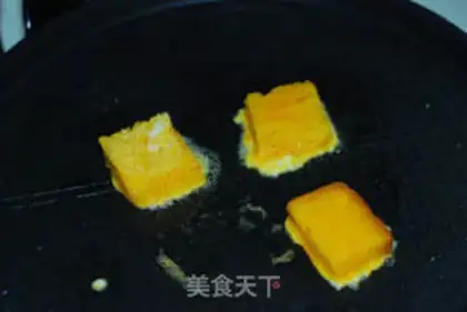 Make Fishseed egg toast step 3