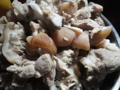 Make Peanut pig hoof step 2