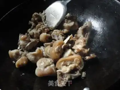 Make Peanut pig hoof step 4