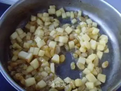 Make Cinnamon apple puff step 4