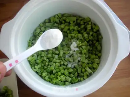 Make Quick pickle beans step 2
