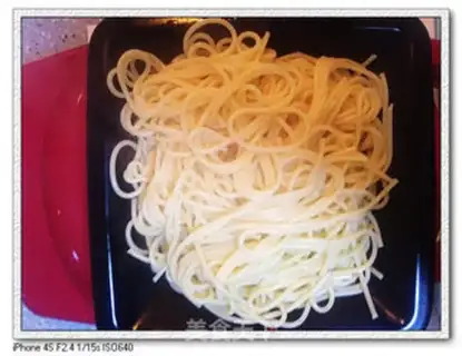 Make Fish fragrance pasta step 4