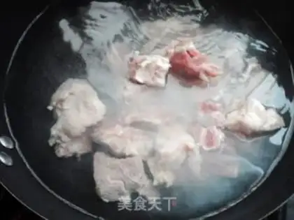 Make Pork bone corn carrot soup step 2