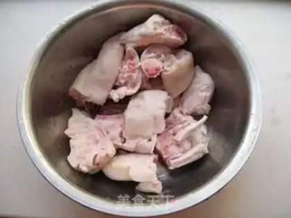 Make Red-hot pig hoof step 0