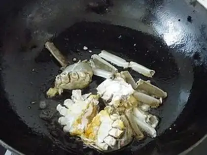 Make Spicy Fried crabs step 6