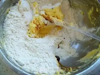 Make Chocolate vanilla cookies step 4