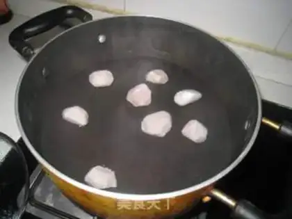 Make Meatballs and omelet soup step 0