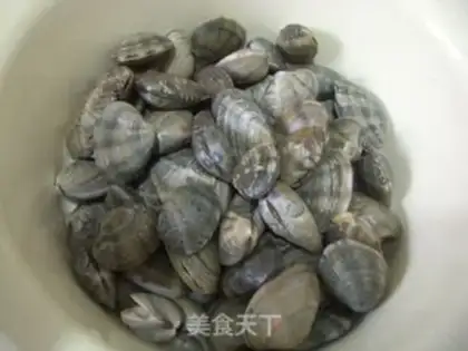 Make Hot sauce pop clams step 0