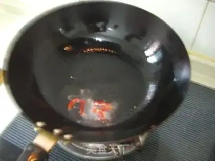 Make Hot sauce pop clams step 3