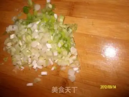 Make Scrambled eggs step 1