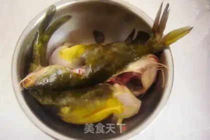 Make Cream-burned yellowfish step 1