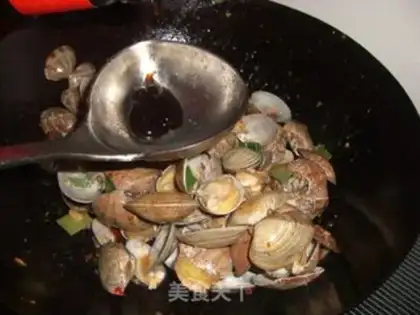 Make Hot sauce pop clams step 7