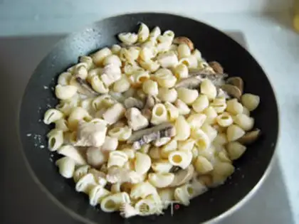Make Pyramid macaroni step 9