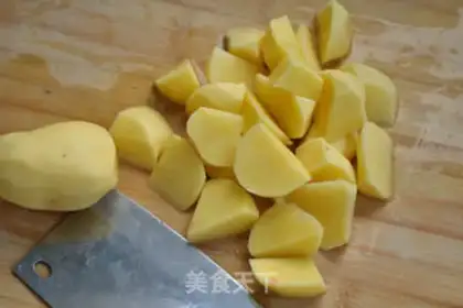 Make Pressure potato stew step 1