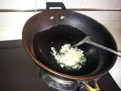 Make Garlic peppers and curry pastries step 3